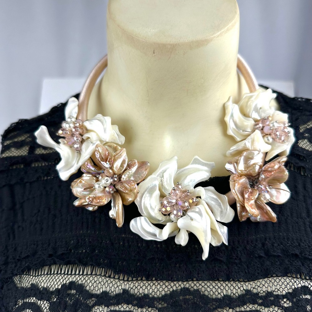 Gardenia Artisan‎ Mother of Pearl Shell Flower Statement Bib Necklace - Wisteria